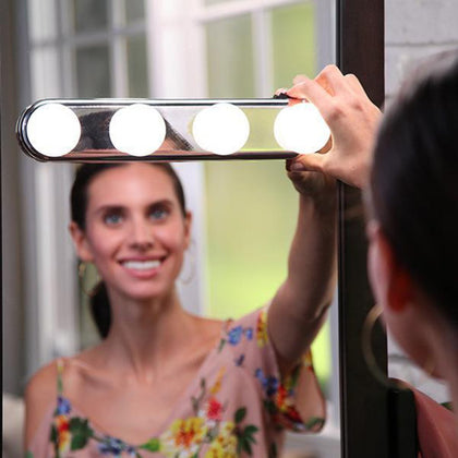 4 Bulb Makeup Mirror Light